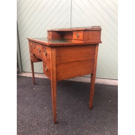 Antiker Schreibtisch aus Inlaid Satinholz von shapland & petter