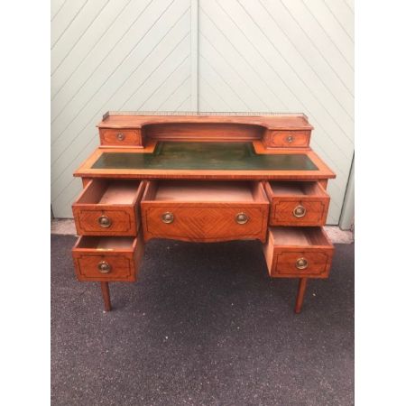 Antiker Schreibtisch aus Inlaid Satinholz von shapland & petter