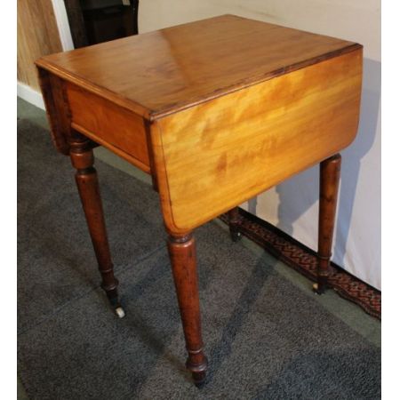 Kleiner viktorianischer Satinholz-Drop-Leaf-Tisch