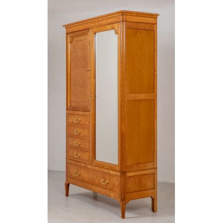 antikes Paar Kleiderschränke aus französichem Rotahorn Massivholz 1860