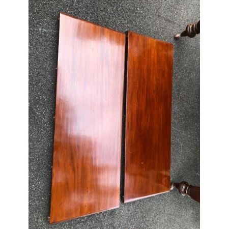 antiker, ausziehbarer Esstisch aus Nussbaumhoolz Massivholz 1860