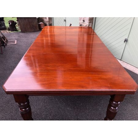 antiker, ausziehbarer Esstisch aus Nussbaumhoolz Massivholz 1860