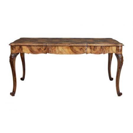 Antiker schwedischer Nussbaum Esstisch mit sechs Stühlen aus dem 19, Jahrhundert