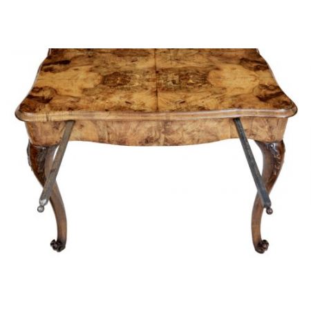 Antiker schwedischer Nussbaum Esstisch mit sechs Stühlen aus dem 19, Jahrhundert