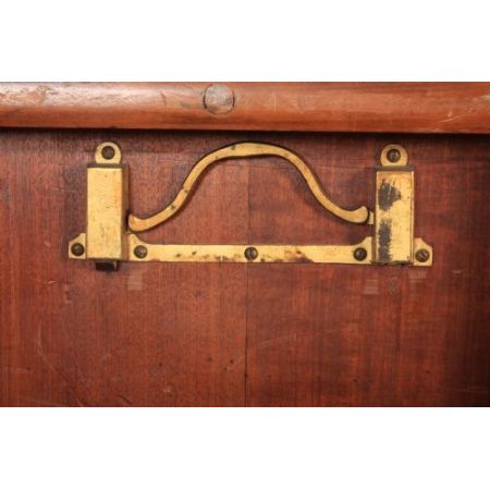  Seltene achteckiger Esstisch mit Intarsien aus Vogelaugenahorn in der Mitte