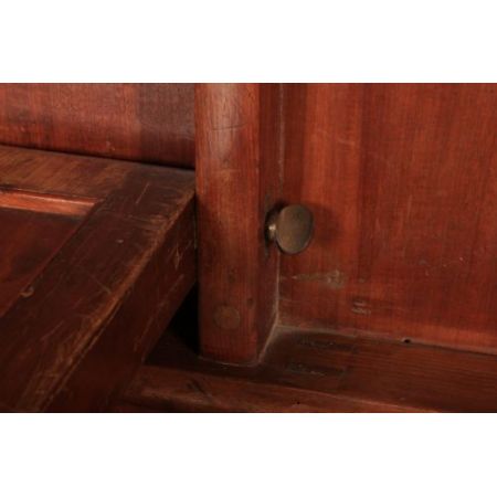  Seltene achteckiger Esstisch mit Intarsien aus Vogelaugenahorn in der Mitte