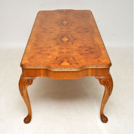 Antiker Walnuss Esstisch und 8 Stühle im Queen Anne Stil