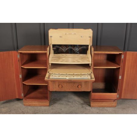 Art-Deco-Walnuss-Cocktailschrank im Epstein-Stil