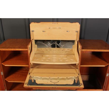Art-Deco-Walnuss-Cocktailschrank im Epstein-Stil