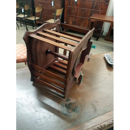 Antikes kleines drehbares Bücherregal