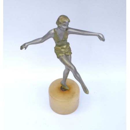 antike Art-Déco-Tänzerinnenfigur aus Zink vergoldet 1930