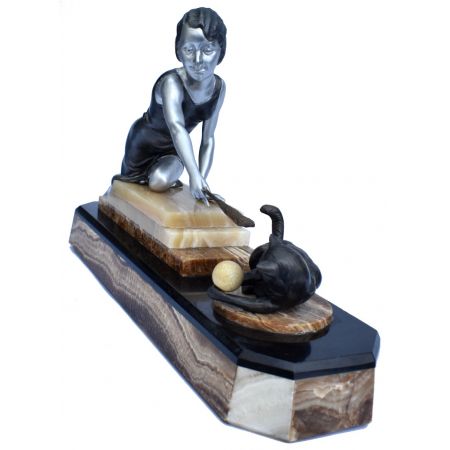 Französische Frauenfigur auf Marmorsockel 1930 antik