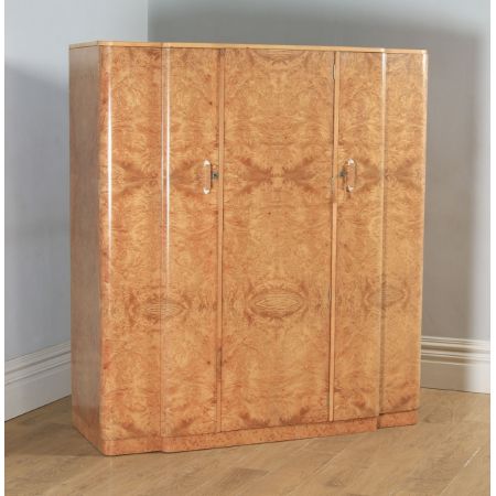 Sechsteiliges Schlafzimmerset im antiken englischen Art-Déco-Stil aus Wurzelnussholz Massivholz von M. P. Davis Furniture Manufacturers of London um 1930