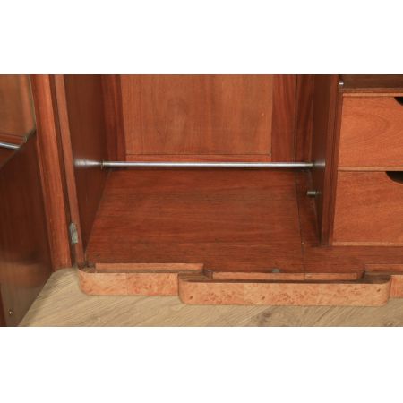 Sechsteiliges Schlafzimmerset im antiken englischen Art-Déco-Stil aus Wurzelnussholz Massivholz von M. P. Davis Furniture Manufacturers of London um 1930