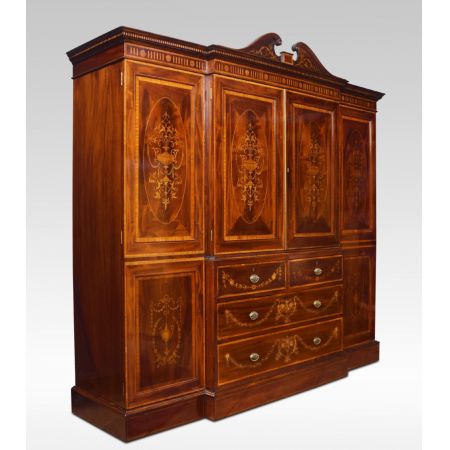 Premium! Antike Inlaid-Breakfront-Garderobe aus Mahagoni im Sheraton Revival Stil