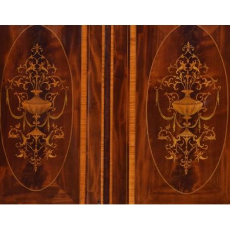 Premium! Antike Inlaid-Breakfront-Garderobe aus Mahagoni im Sheraton Revival Stil
