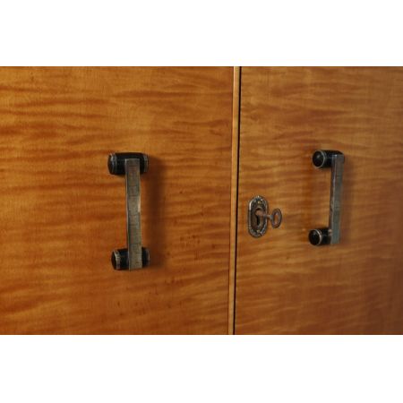 Antiker Art-Deco-Cocktailschrank aus Bergahorn um 1930