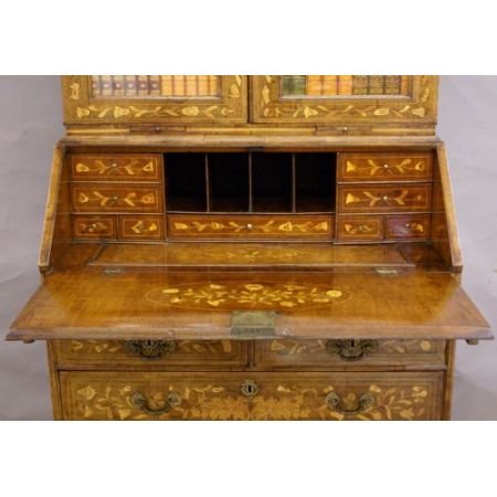 Premium! Antikes Sekretär mit Intarsien aus dem 18. Jahrhundert