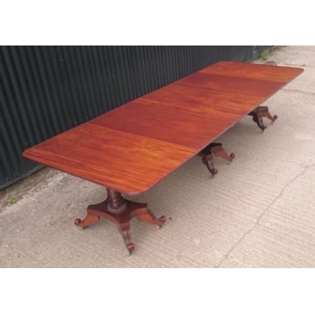 Antiker Mahagoni Esstisch mit drei Sockeln aus der Regency Zeit