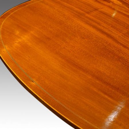 Antiker Mahagoni Esstisch im georgianischen Stil mit drei Säulen