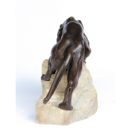 Bronzetiger auf einem Felsen von James Andrej - Frankreich c1920