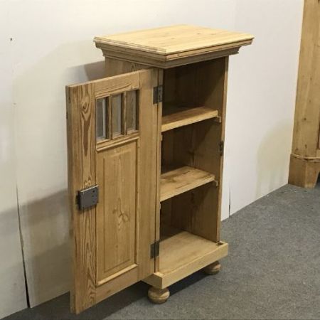 Antiker, schmaler Nachttisch aus WeichholzMassivholz um 1920