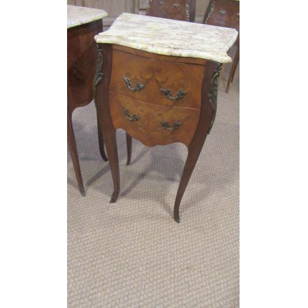 Antikes Nachttisch-Paar im Louis XV.-Stil aus Massivholz um 1930