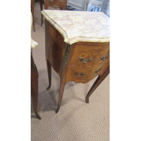 Antikes Nachttisch-Paar im Louis XV.-Stil aus Massivholz um 1930