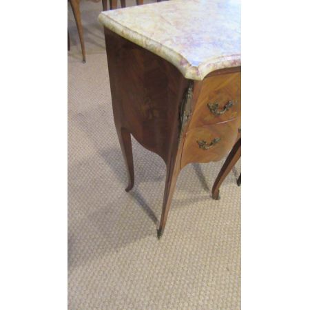 Antikes Nachttisch-Paar im Louis XV.-Stil aus Massivholz um 1930