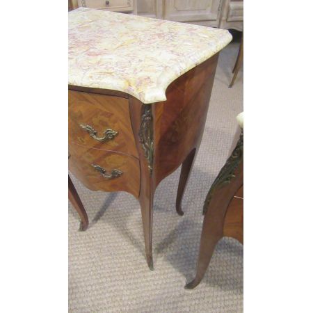 Antikes Nachttisch-Paar im Louis XV.-Stil aus Massivholz um 1930