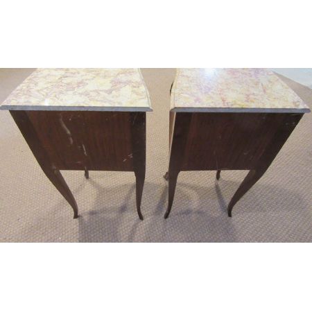 Antikes Nachttisch-Paar im Louis XV.-Stil aus Massivholz um 1930