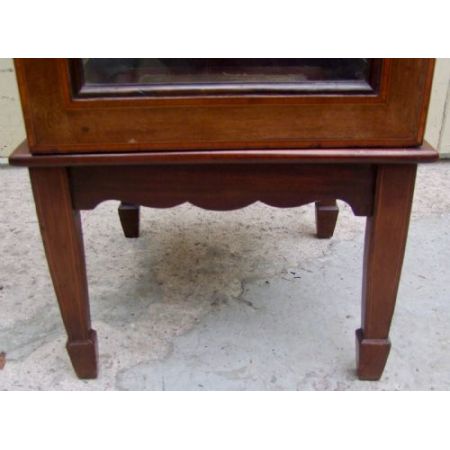 Antike freistehende edwardian Bijouterie Vitrine mit Pagodenoberteil.