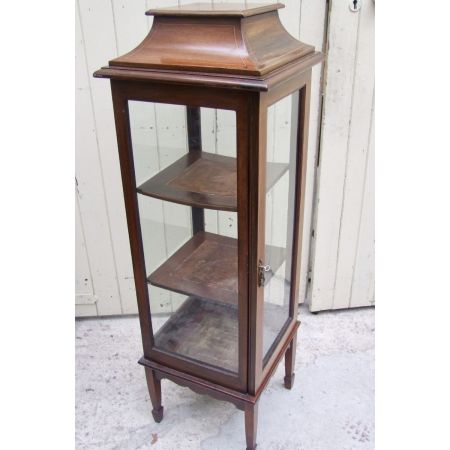 Antike freistehende edwardian Bijouterie Vitrine mit Pagodenoberteil.