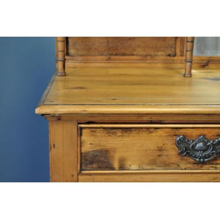 Antiker großer viktorianischer rustikaler Spiegelrückenschrank aus Kiefernholz