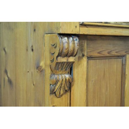 Antiker großer viktorianischer rustikaler Spiegelrückenschrank aus Kiefernholz