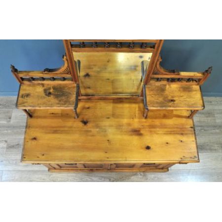 Antiker großer viktorianischer rustikaler Spiegelrückenschrank aus Kiefernholz