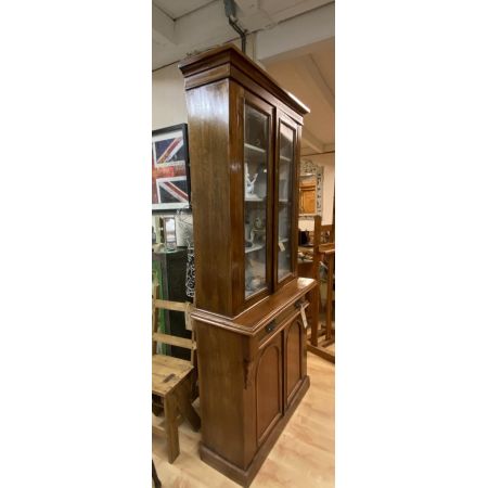 Antiker Bücherschrank