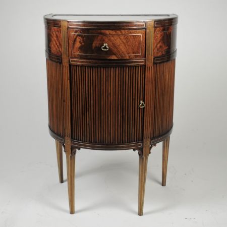 Premium! Antikes Paar Nachttische aus französischem Mahagoni und Messing