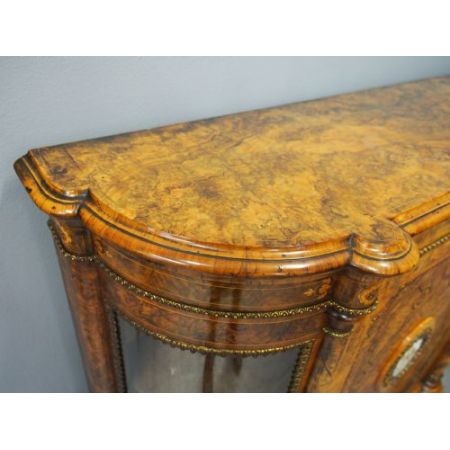 Antikes viktorianisches Walnuss Sideboard