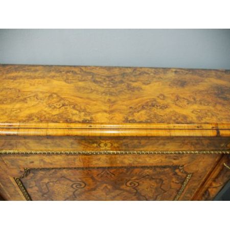 Antikes viktorianisches Walnuss Sideboard