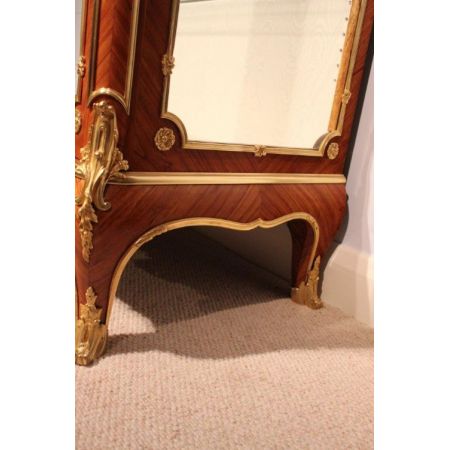 Antike französische Vitrine mit Kingwood & Ormolu