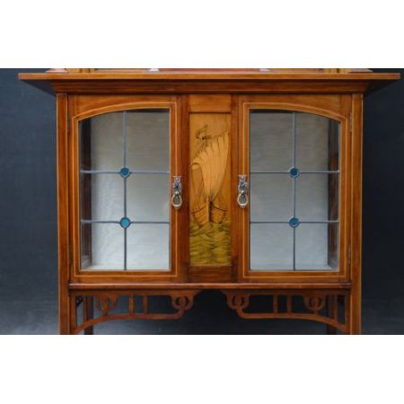 Premium! Antiker stilvoller Schrank mit Spiegel im Jugendstil