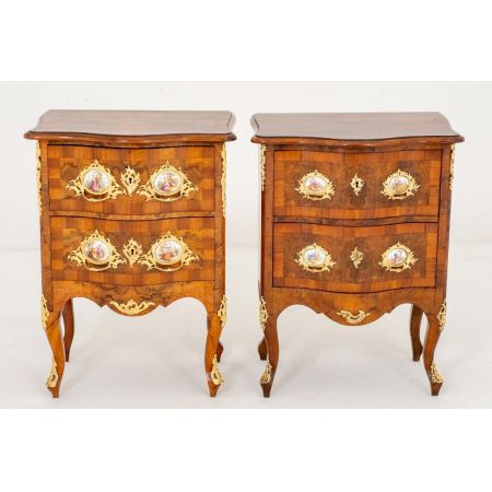 Premium! Antikes gutes Paar Nachttische aus französischem Walnussholz