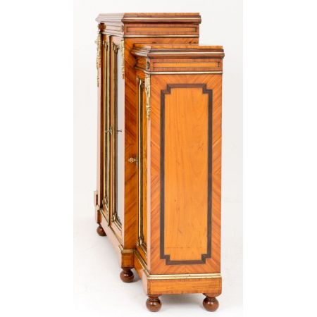 Antiker viktorianischer Satinholzschrank von hervorragender Qualität