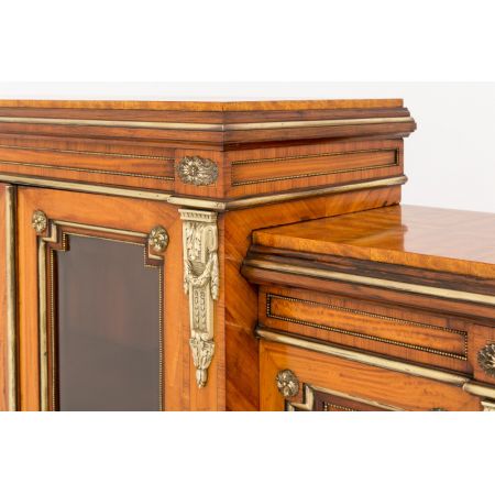 Antiker viktorianischer Satinholzschrank von hervorragender Qualität