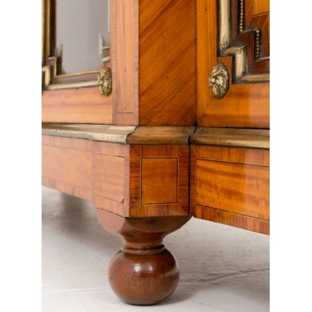 Antiker viktorianischer Satinholzschrank von hervorragender Qualität