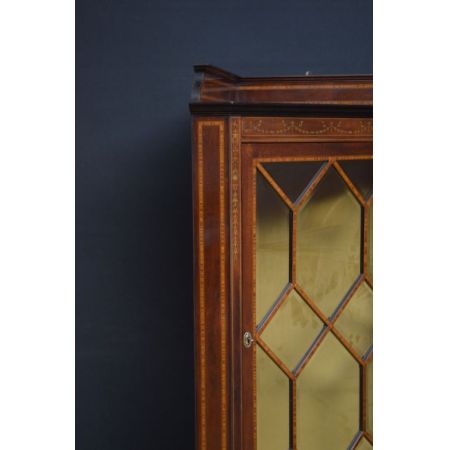 Premium! Zwei edwardianische Mahagoni Inlaid Eckvitrinen