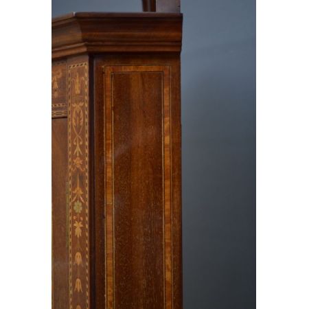 Premium! Zwei edwardianische Mahagoni Inlaid Eckvitrinen