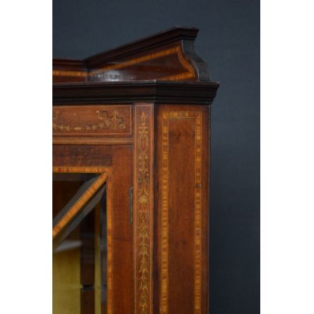 Premium! Zwei edwardianische Mahagoni Inlaid Eckvitrinen