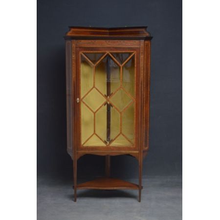 Premium! Zwei edwardianische Mahagoni Inlaid Eckvitrinen